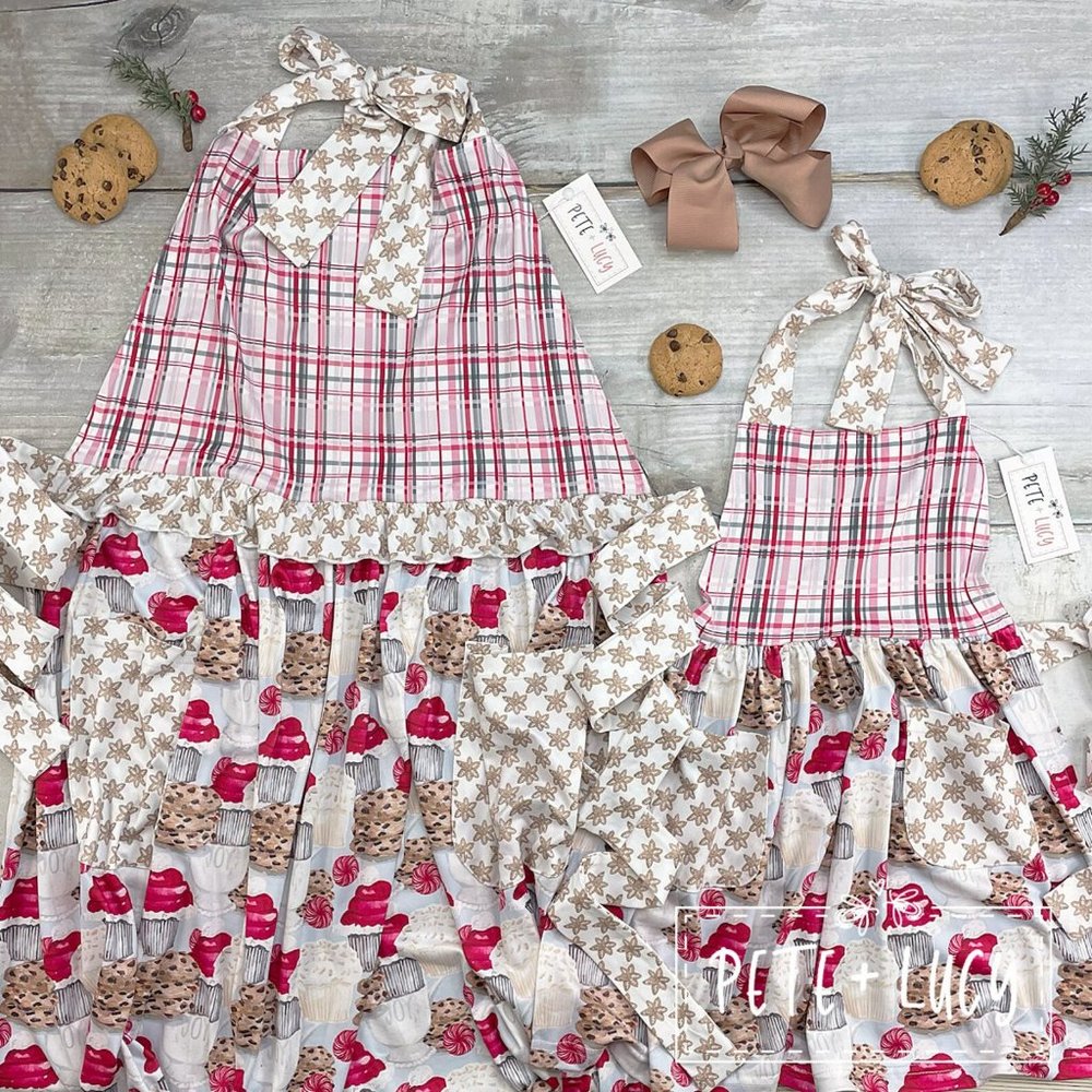 Mommy and Me Christmas Aprons